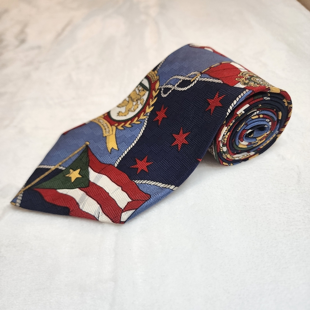 Vintage Tommy‎ Hilfiger Mens Tie 100% Silk Flag and Crest Pattern EUC